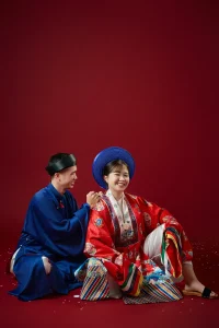 009  Áo dài phông đỏ