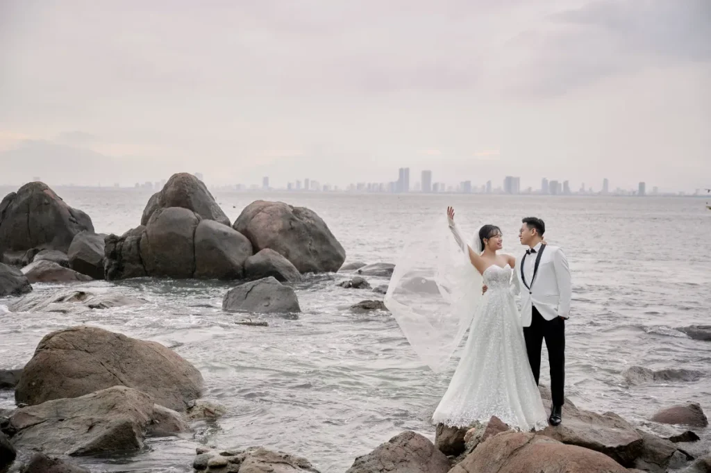 005 Ocean Rock Romance